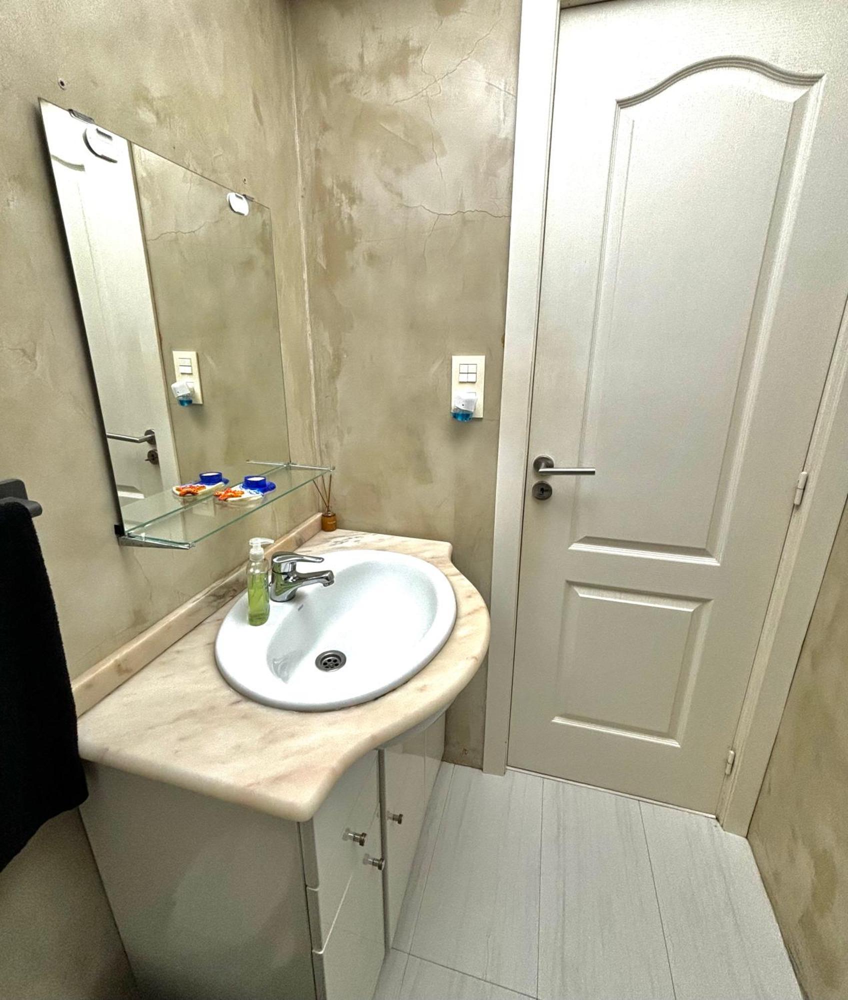 Cute And Cosy Apartment Valenza Esterno foto